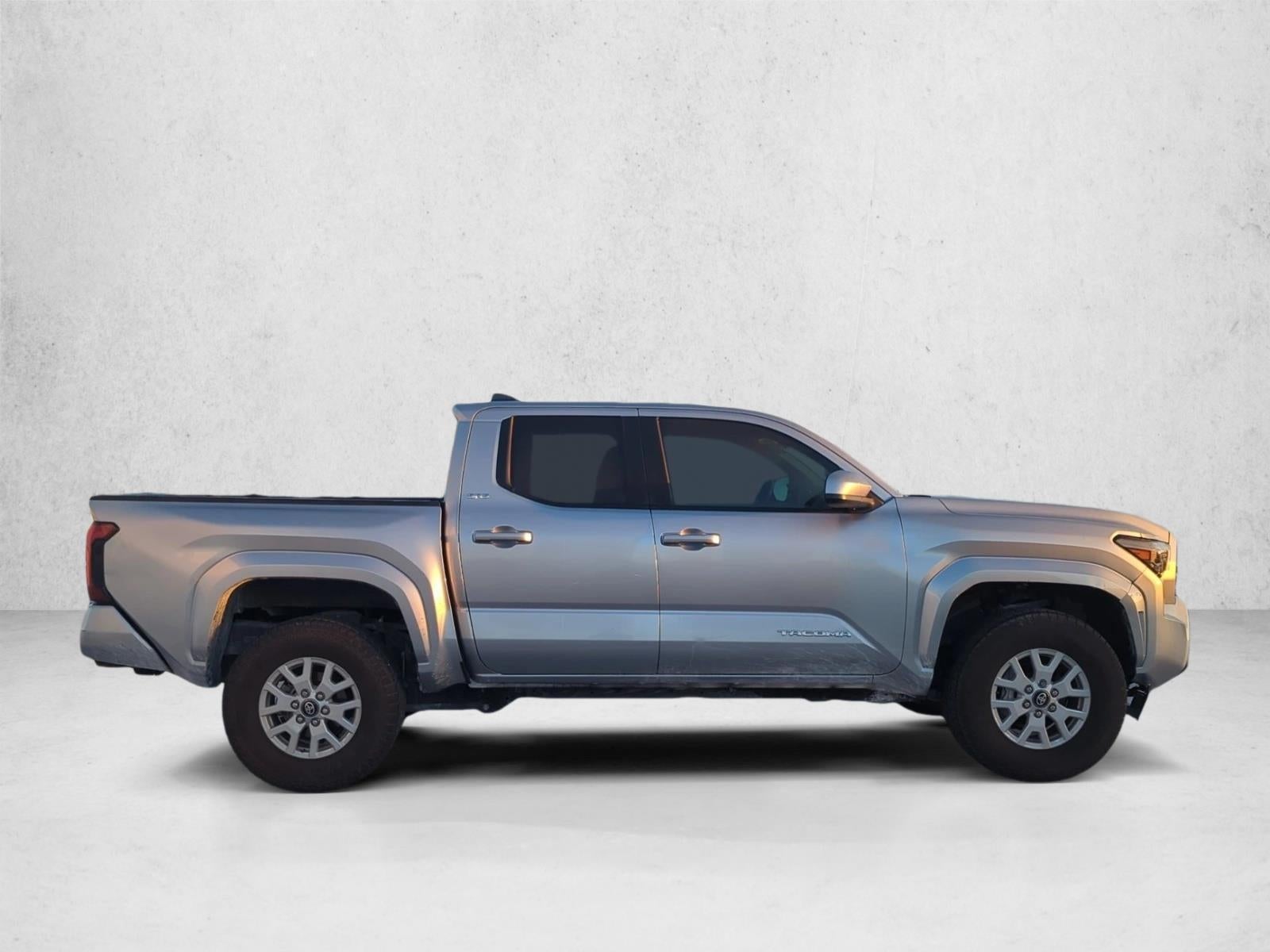 2024 Toyota Tacoma 2WD 2WD SR5 Double Cab 5' Bed AT (Natl)