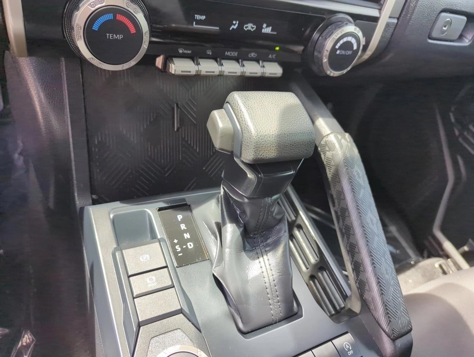 2024 Toyota Tacoma 2WD 2WD SR5 Double Cab 5' Bed AT (Natl)