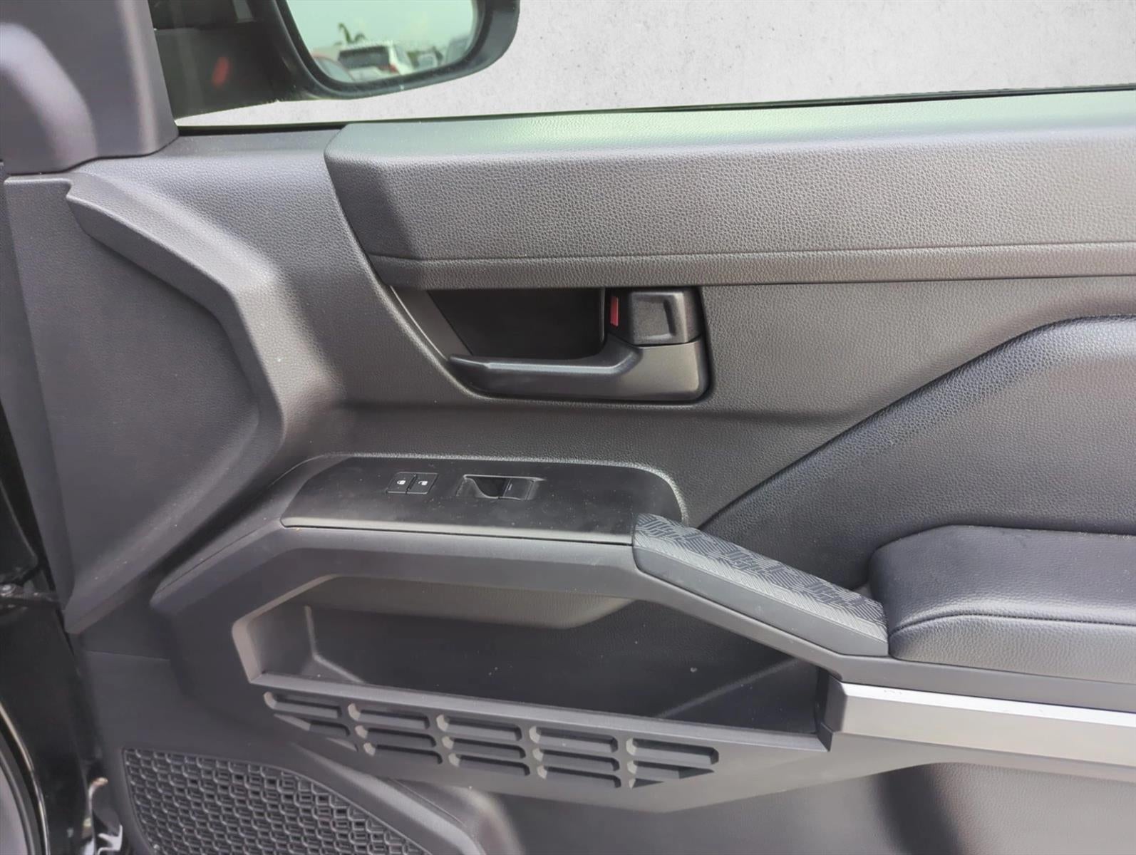 2025 Toyota Tacoma 2WD 2WD SR5 Double Cab 5' Bed AT (Natl)