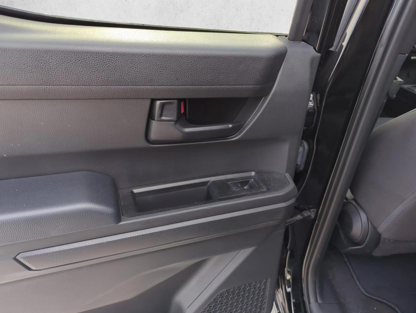 2025 Toyota Tacoma 2WD 2WD SR5 Double Cab 5' Bed AT (Natl)