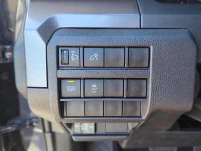 2026 Toyota Tacoma 2WD 2WD SR5 Double Cab 5' Bed AT (SE)