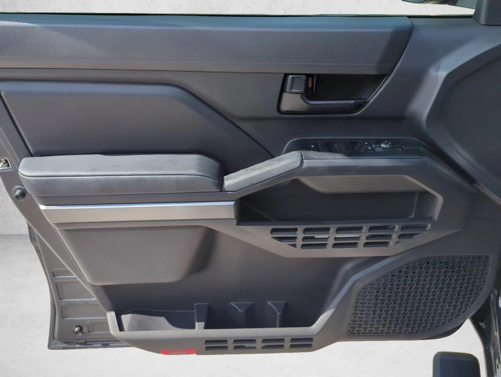 2024 Toyota Tacoma 2WD 2WD SR5 Double Cab 5' Bed AT (Natl)