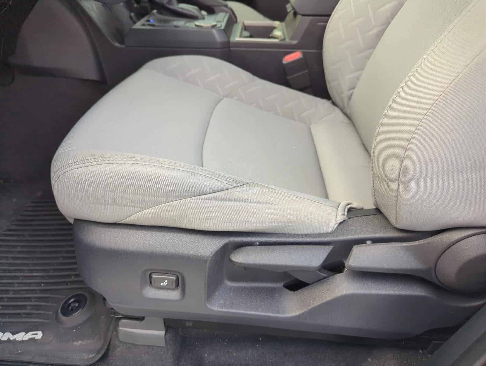 2025 Toyota Tacoma 2WD 2WD SR5 Double Cab 5' Bed AT (Natl)