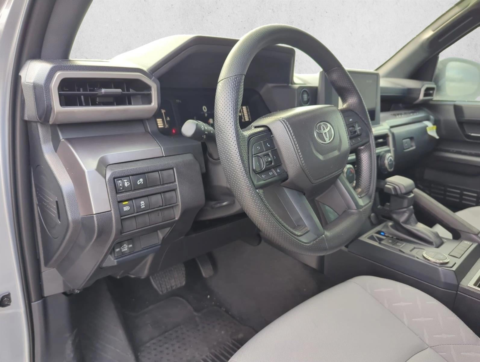 2025 Toyota Tacoma 2WD 2WD SR5 Double Cab 5' Bed AT (Natl)