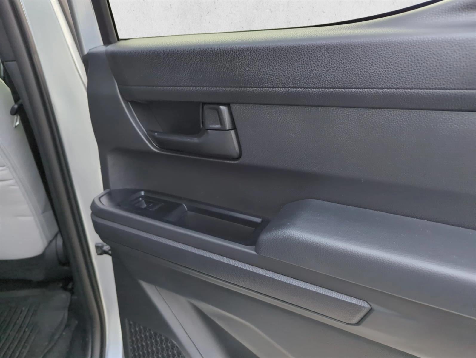 2025 Toyota Tacoma 2WD 2WD SR5 Double Cab 5' Bed AT (Natl)