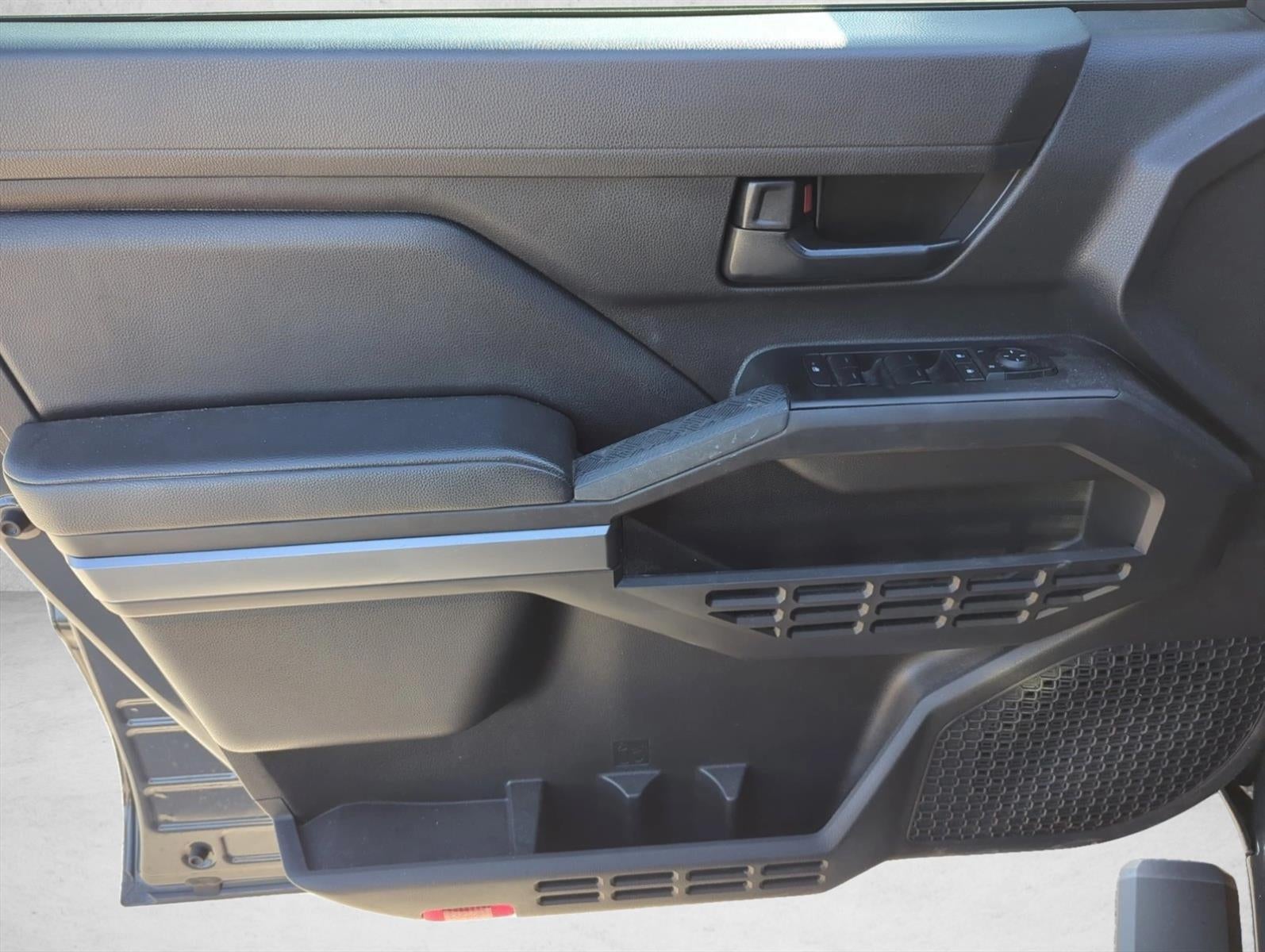 2024 Toyota Tacoma 2WD 2WD SR5 Double Cab 5' Bed AT (Natl)