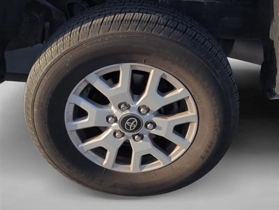 2024 Toyota Tacoma 2WD 2WD SR5 Double Cab 5' Bed AT (SE)