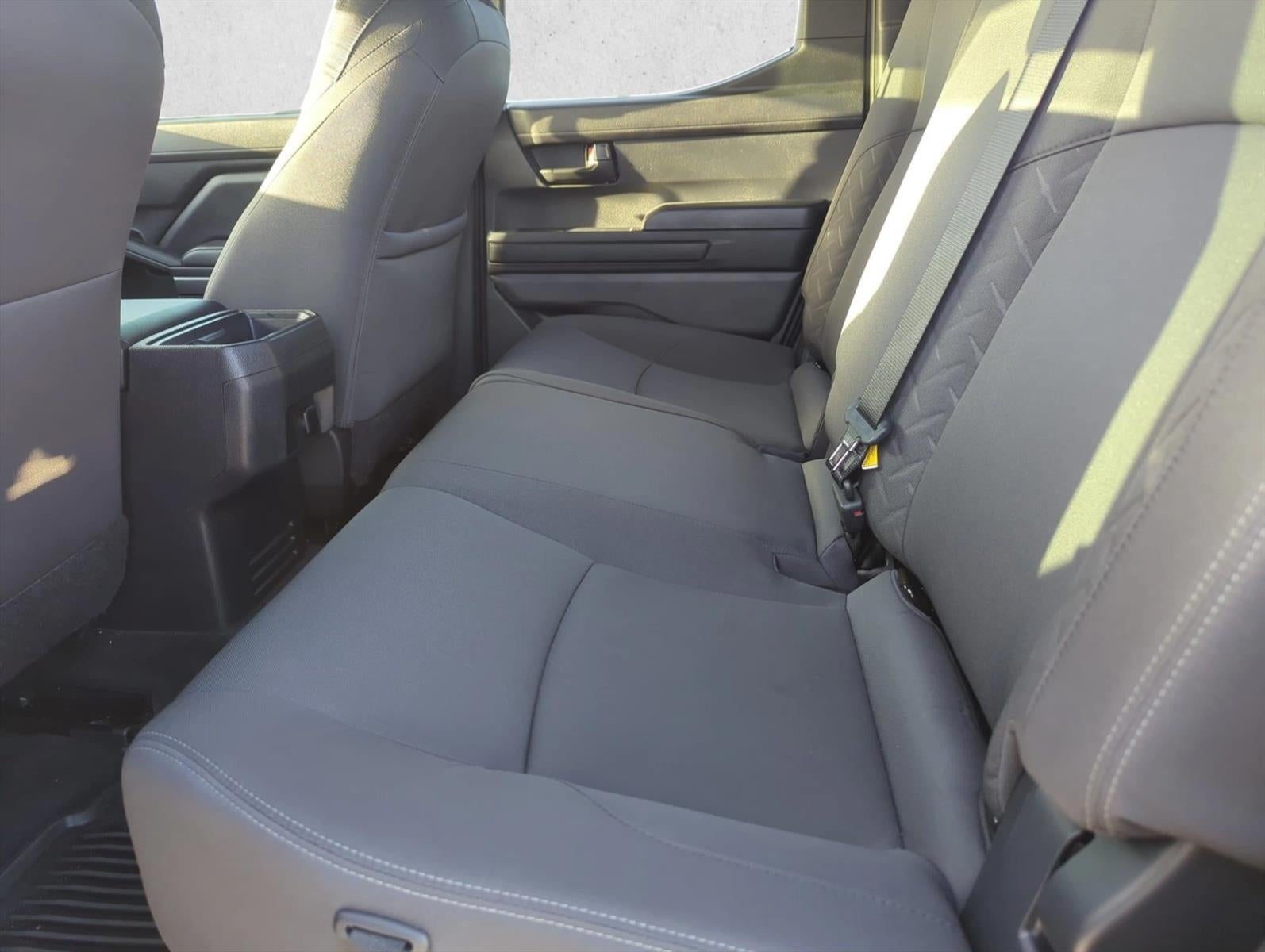 2024 Toyota Tacoma 2WD 2WD SR5 Double Cab 5' Bed AT (SE)