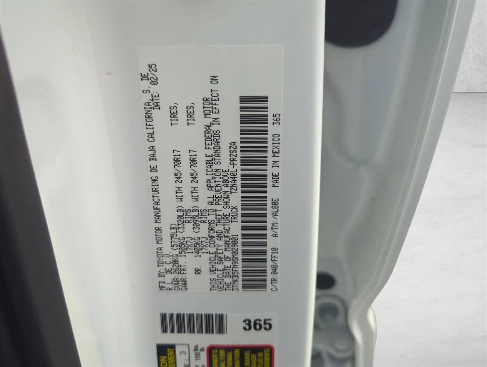 2025 Toyota Tacoma 2WD 2WD SR5 Double Cab 5' Bed AT (SE)