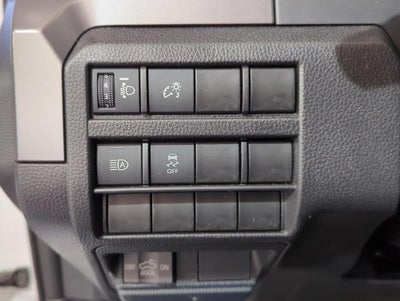 2025 Toyota Tacoma 2WD 2WD SR5 Double Cab 5' Bed AT (SE)