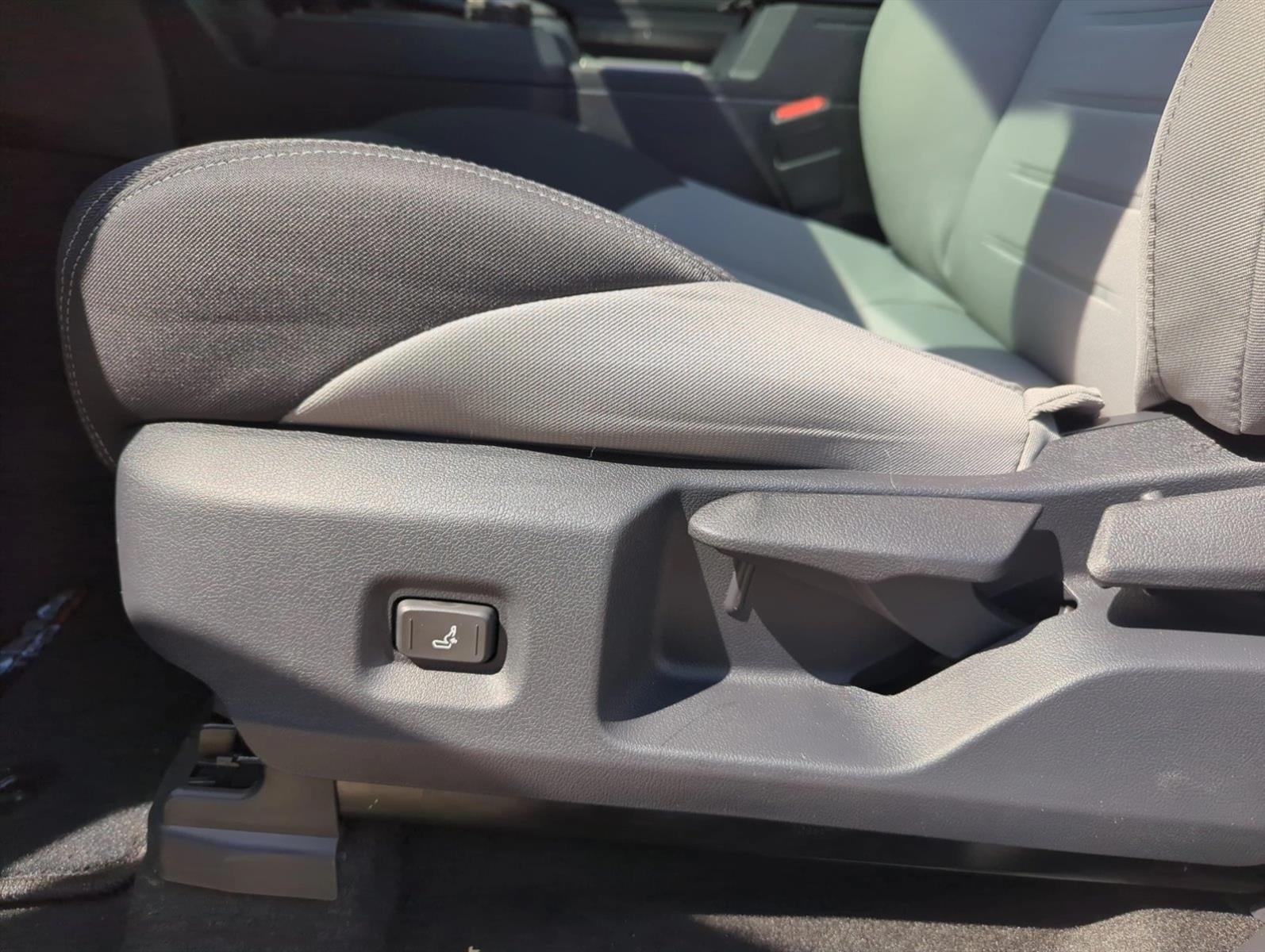 2026 Toyota Tacoma 2WD 2WD TRD Sport Double Cab 5' Bed AT (Natl)