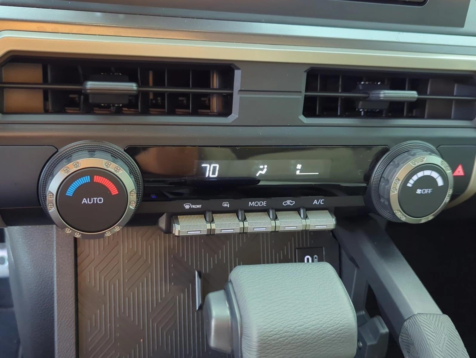 2026 Toyota Tacoma 4WD 4WD TRD Sport Double Cab 5' Bed AT (Natl)