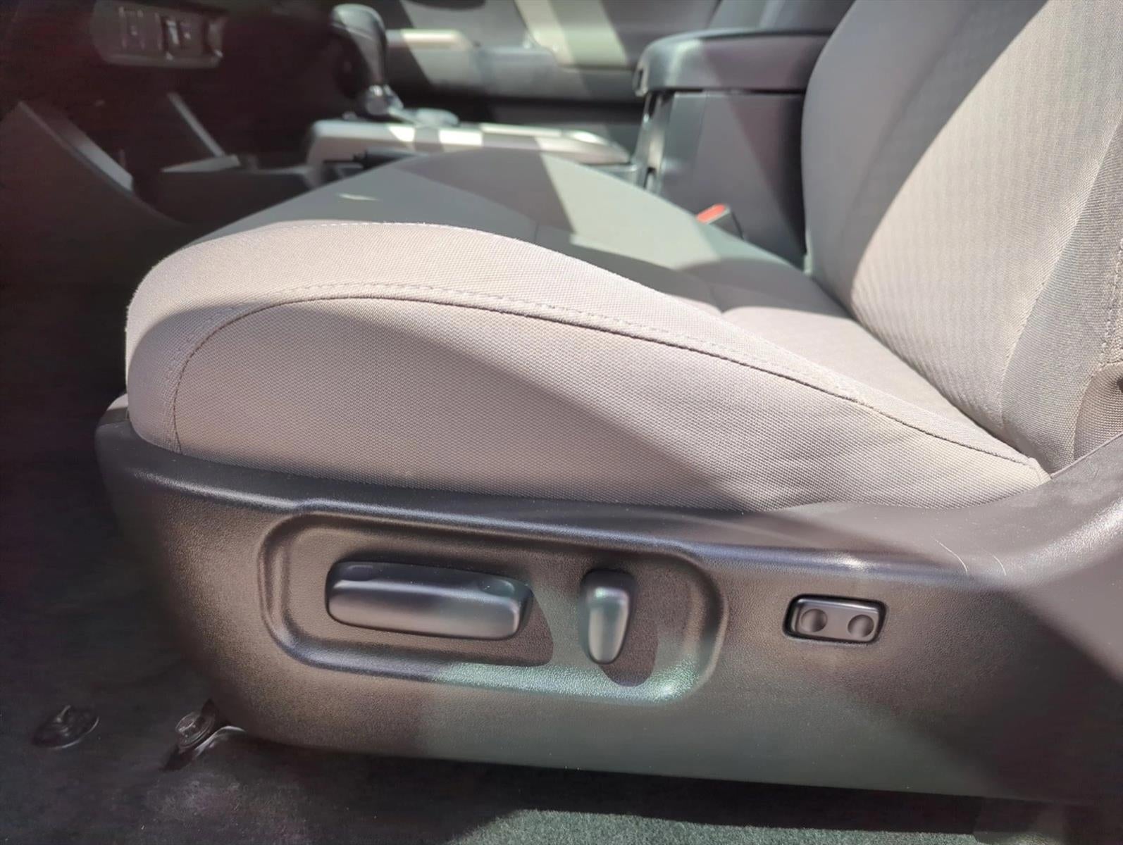 2023 Toyota Tacoma 2WD 2WD SR5 Double Cab 5' Bed V6 AT (GS)