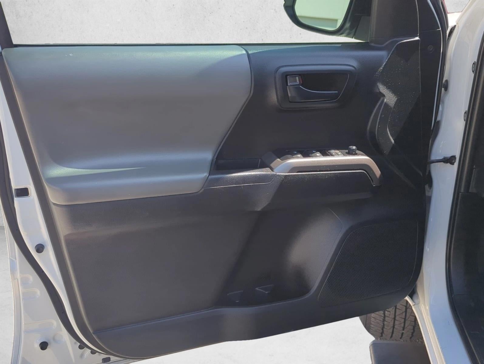 2023 Toyota Tacoma 2WD 2WD SR5 Double Cab 5' Bed V6 AT (GS)