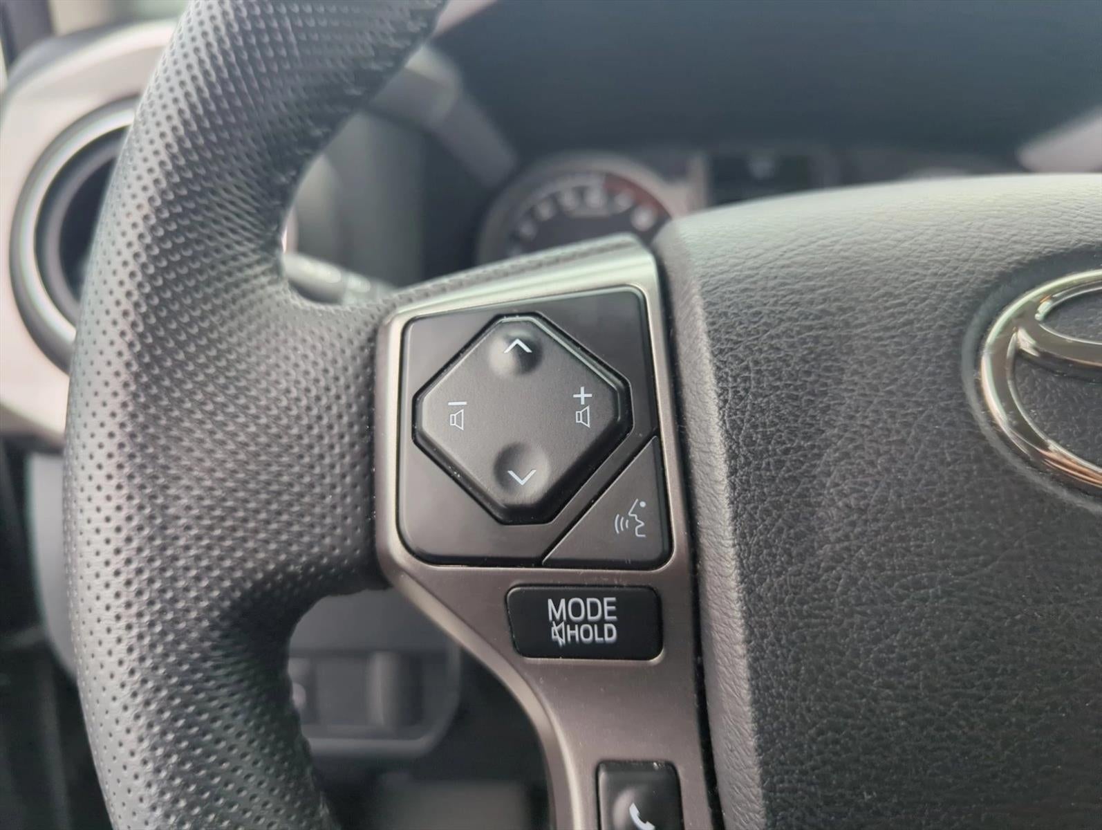 2022 Toyota Tacoma 4WD 4WD SR5 Double Cab 6' Bed V6 AT (Natl)