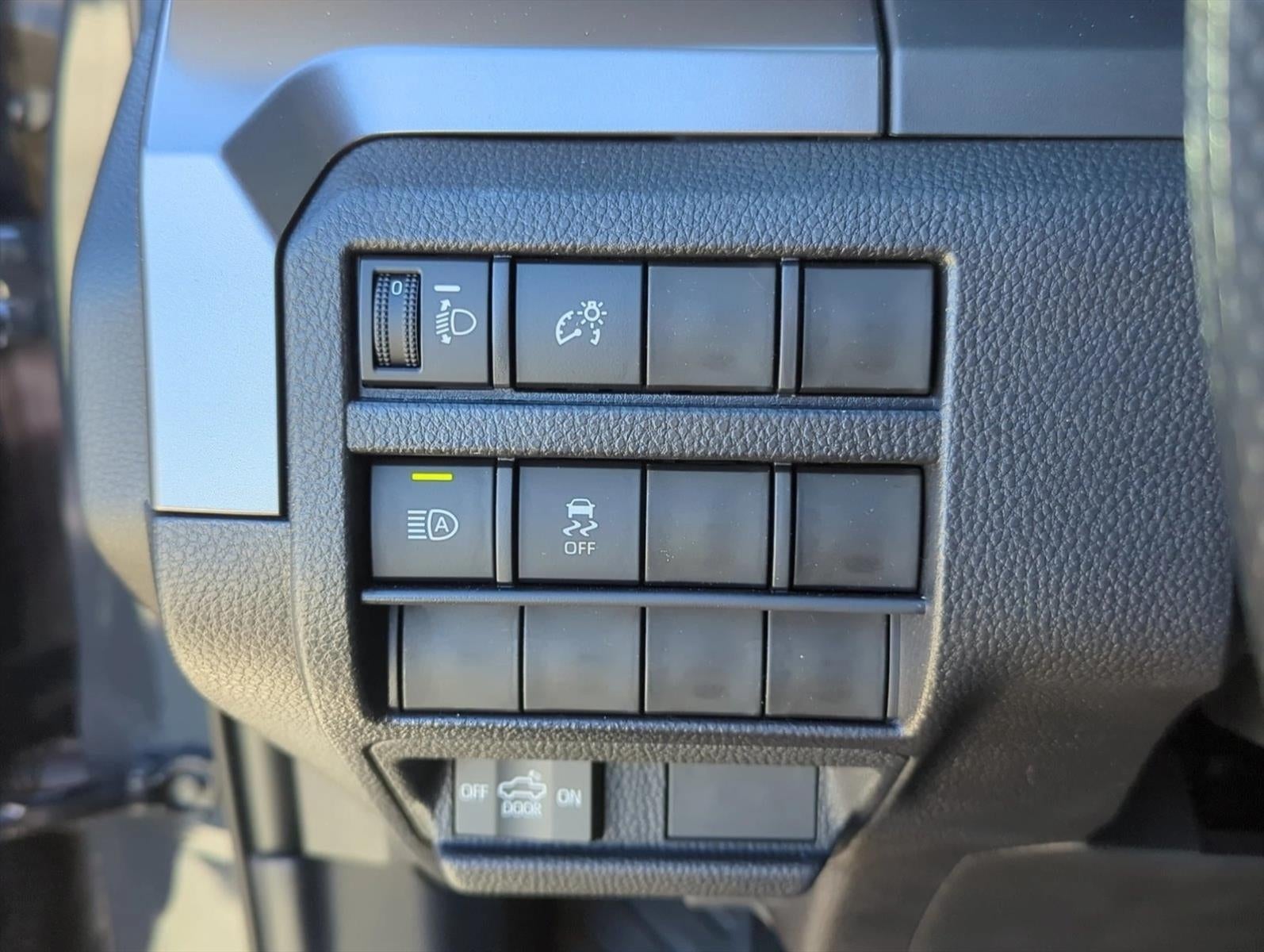2026 Toyota Tacoma 2WD 2WD SR5 Double Cab 5' Bed AT (SE)