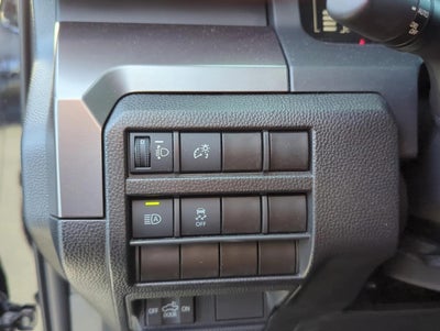 2025 Toyota Tacoma 2WD 2WD SR5 Double Cab 5' Bed AT (SE)
