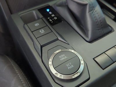 2025 Toyota Tacoma 2WD 2WD SR5 Double Cab 5' Bed AT (SE)