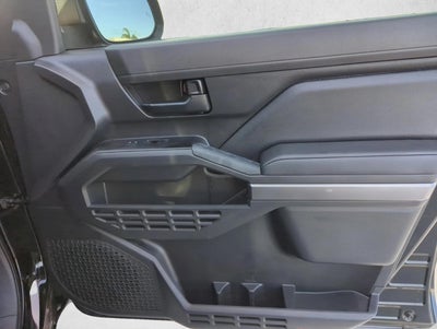 2025 Toyota Tacoma 2WD 2WD SR5 Double Cab 5' Bed AT (SE)