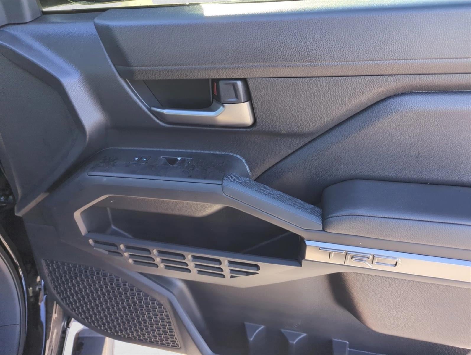 2025 Toyota Tacoma 2WD 2WD SR5 Double Cab 5' Bed AT (SE)
