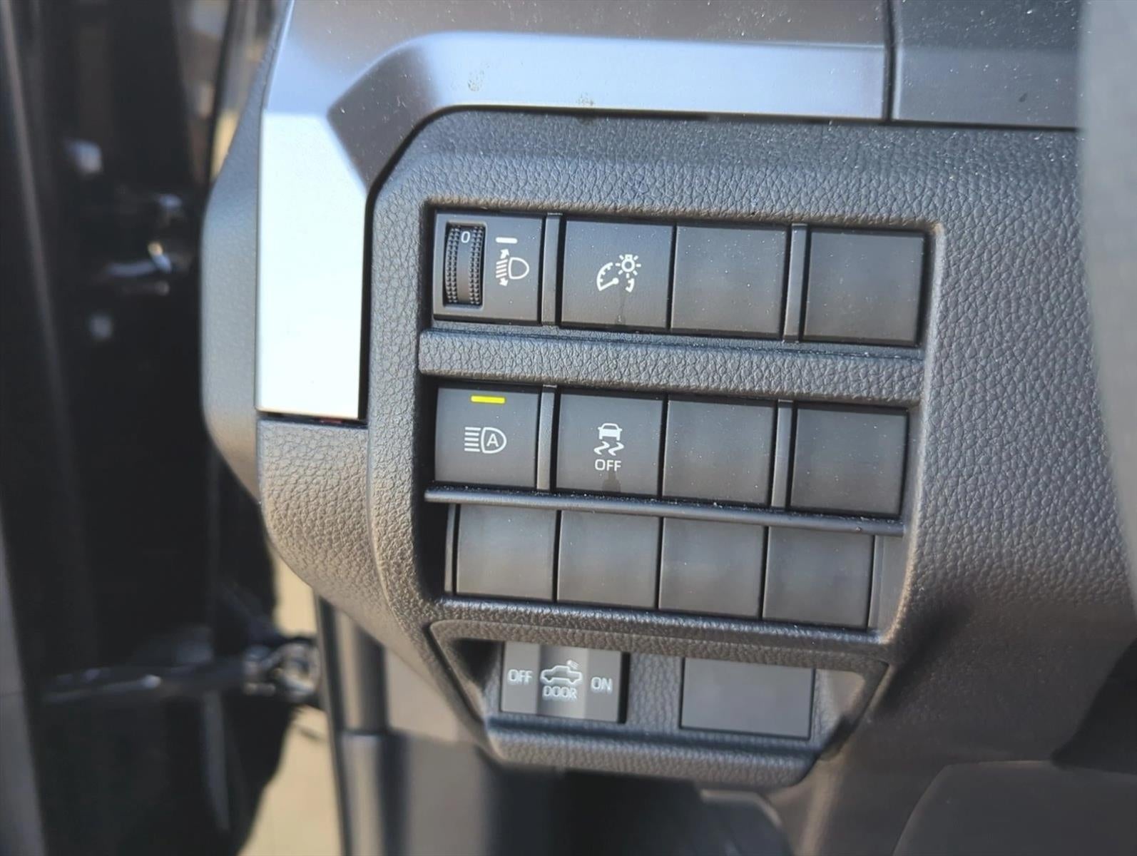 2025 Toyota Tacoma 2WD 2WD SR5 Double Cab 5' Bed AT (SE)