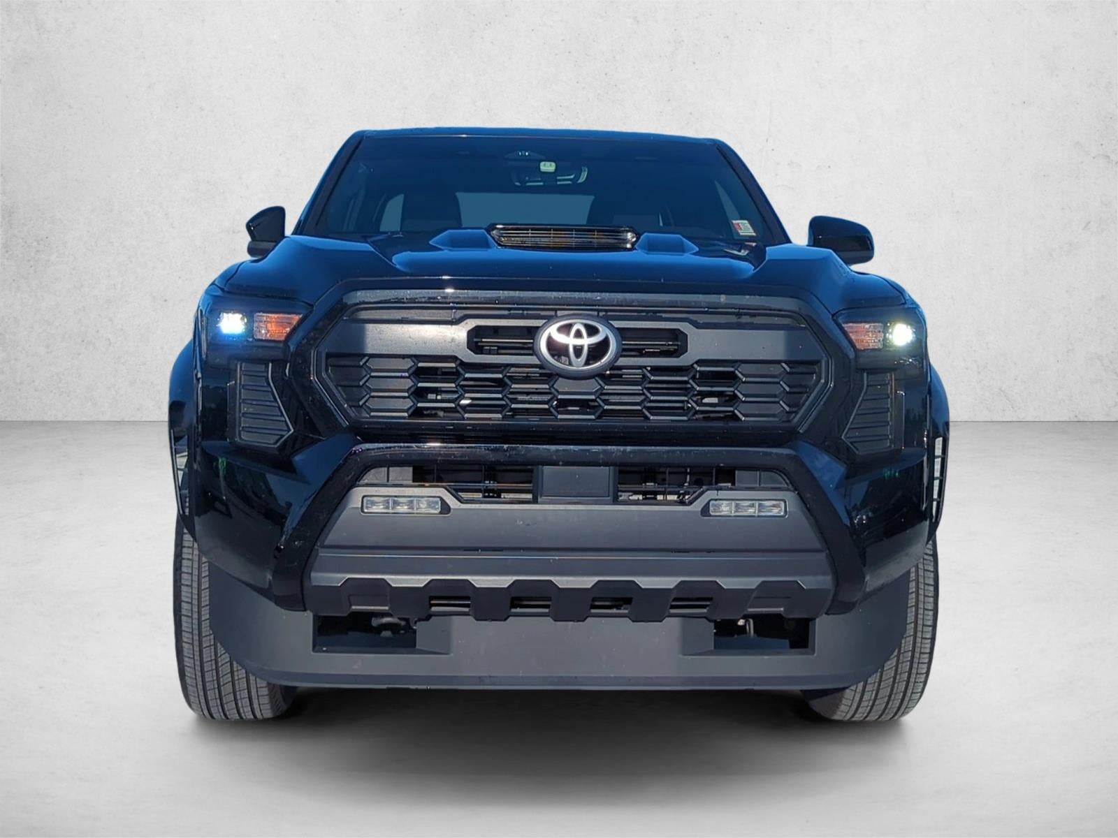 2025 Toyota Tacoma 2WD 2WD SR5 Double Cab 5' Bed AT (SE)