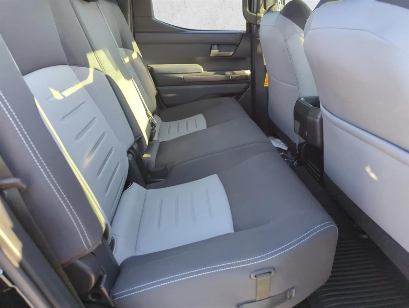 2025 Toyota Tacoma 2WD 2WD SR5 Double Cab 5' Bed AT (SE)