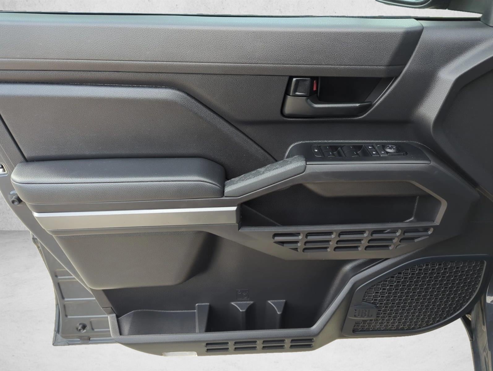 2024 Toyota Tacoma 2WD 2WD SR5 Double Cab 5' Bed AT (SE)