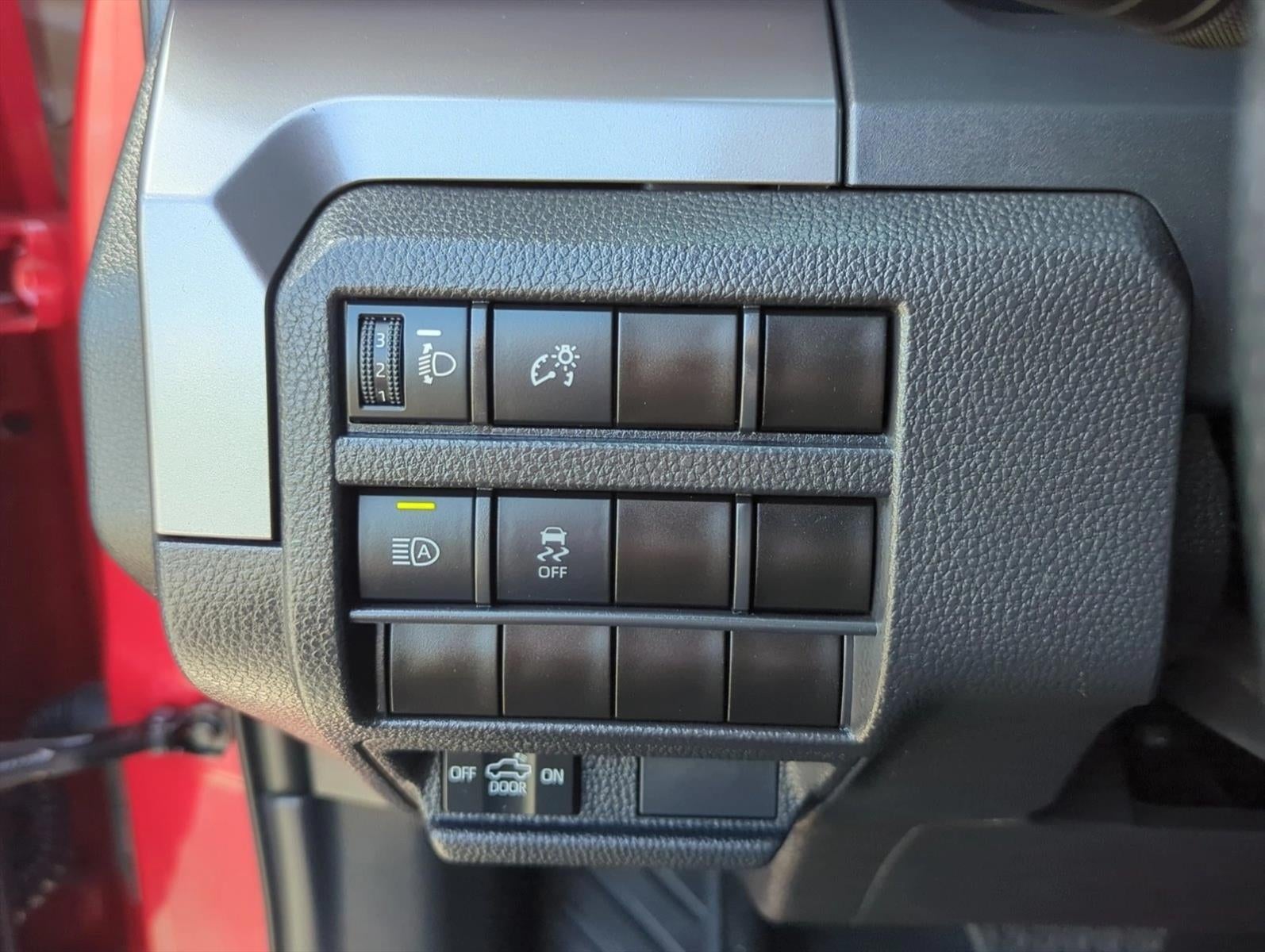 2026 Toyota Tacoma 2WD 2WD SR5 Double Cab 5' Bed AT (SE)