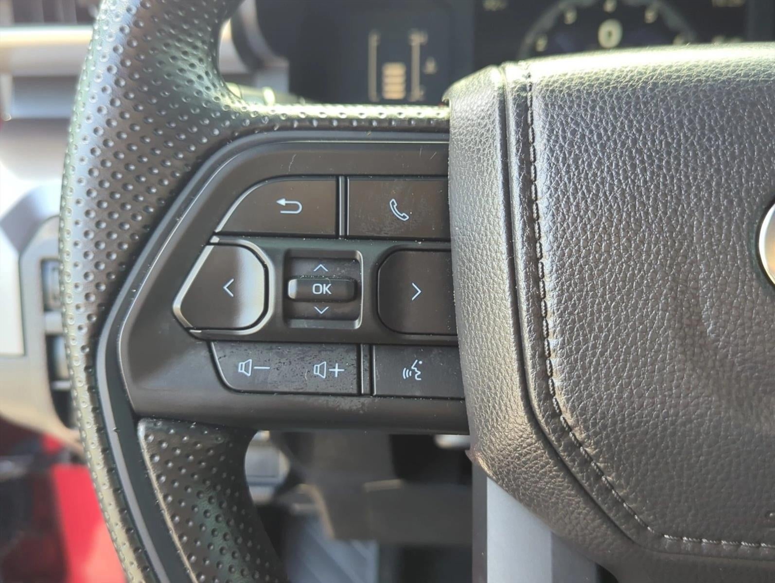 2026 Toyota Tacoma 2WD 2WD SR5 Double Cab 5' Bed AT (SE)