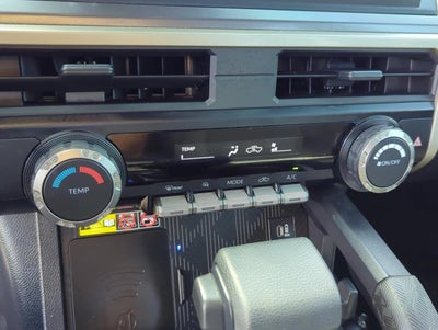 2026 Toyota Tacoma 2WD 2WD SR5 Double Cab 5' Bed AT (SE)