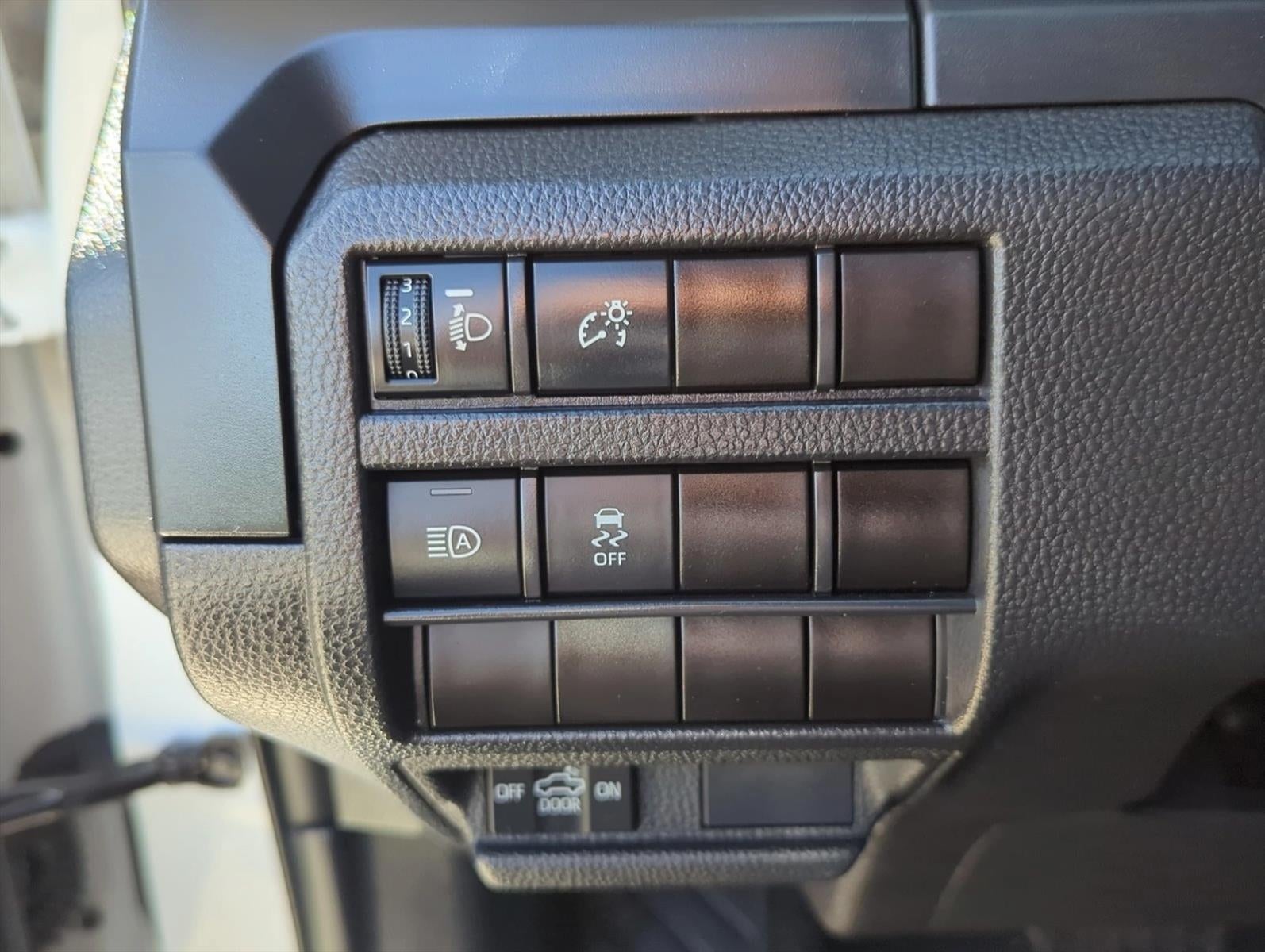 2025 Toyota Tacoma 2WD 2WD SR Double Cab 5' Bed AT (GS)