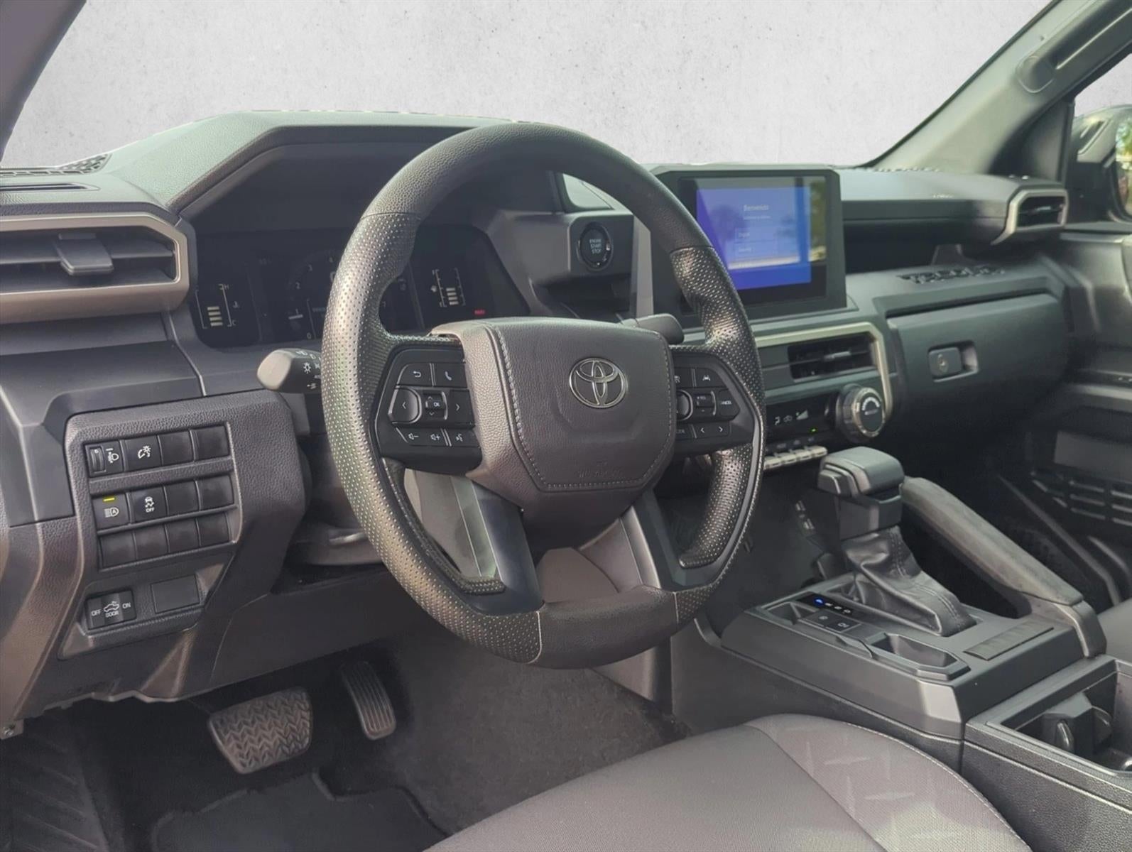 2025 Toyota Tacoma 2WD 2WD SR Double Cab 5' Bed AT (GS)