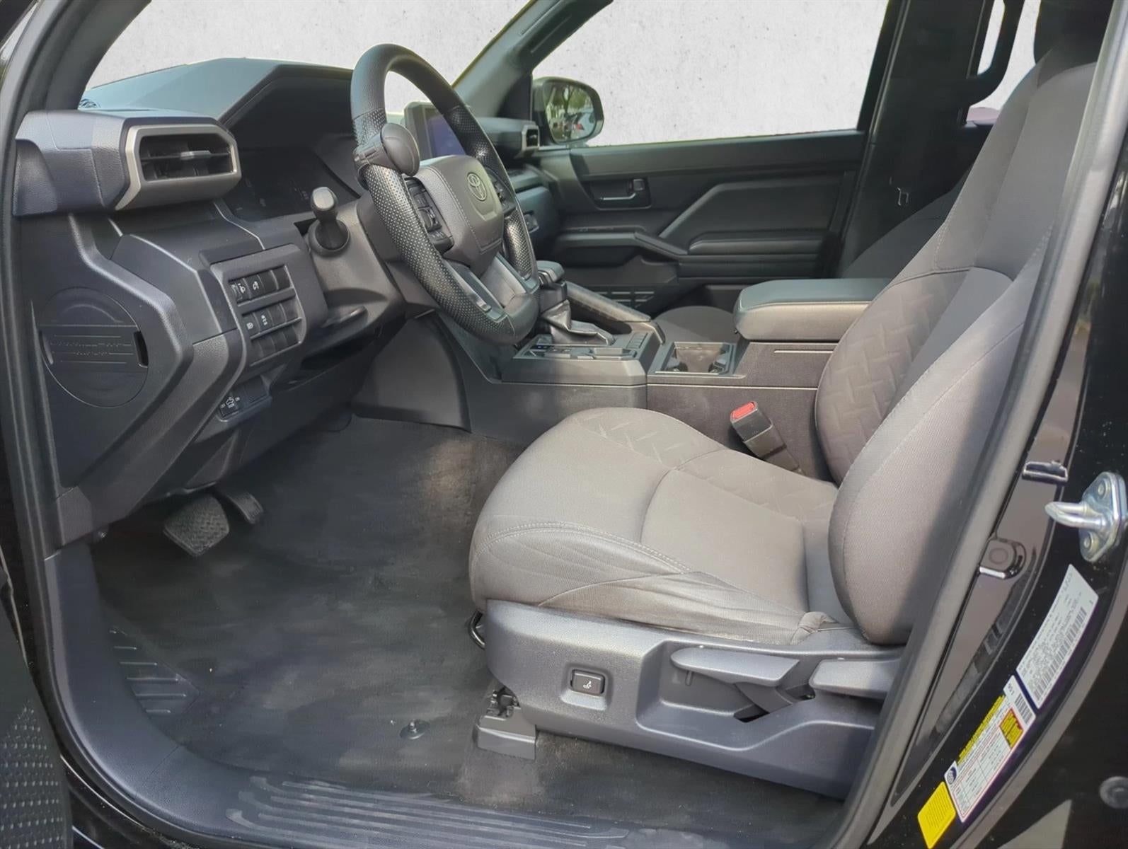 2025 Toyota Tacoma 2WD 2WD SR Double Cab 5' Bed AT (GS)
