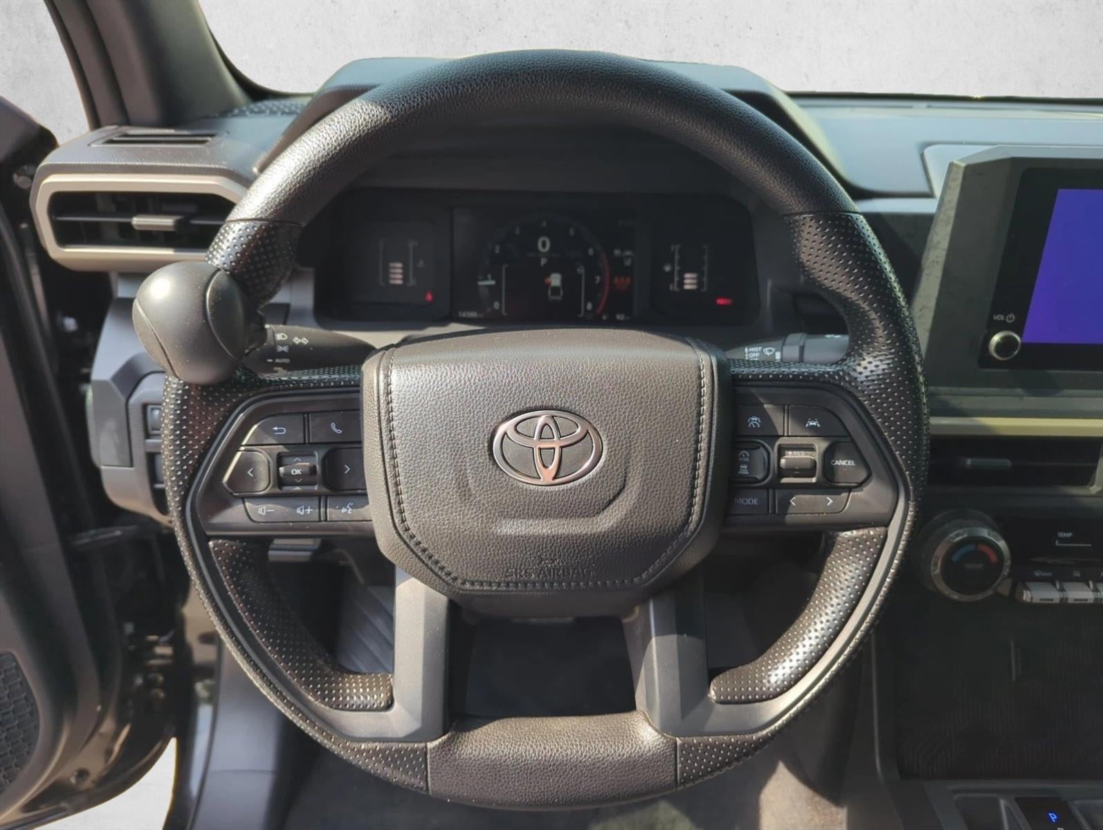 2025 Toyota Tacoma 2WD 2WD SR Double Cab 5' Bed AT (GS)