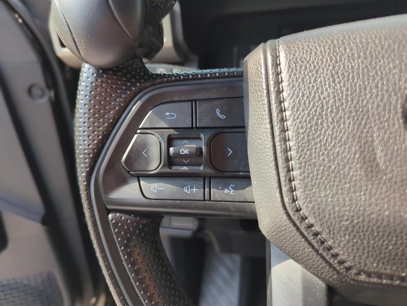 2025 Toyota Tacoma 2WD 2WD SR Double Cab 5' Bed AT (GS)