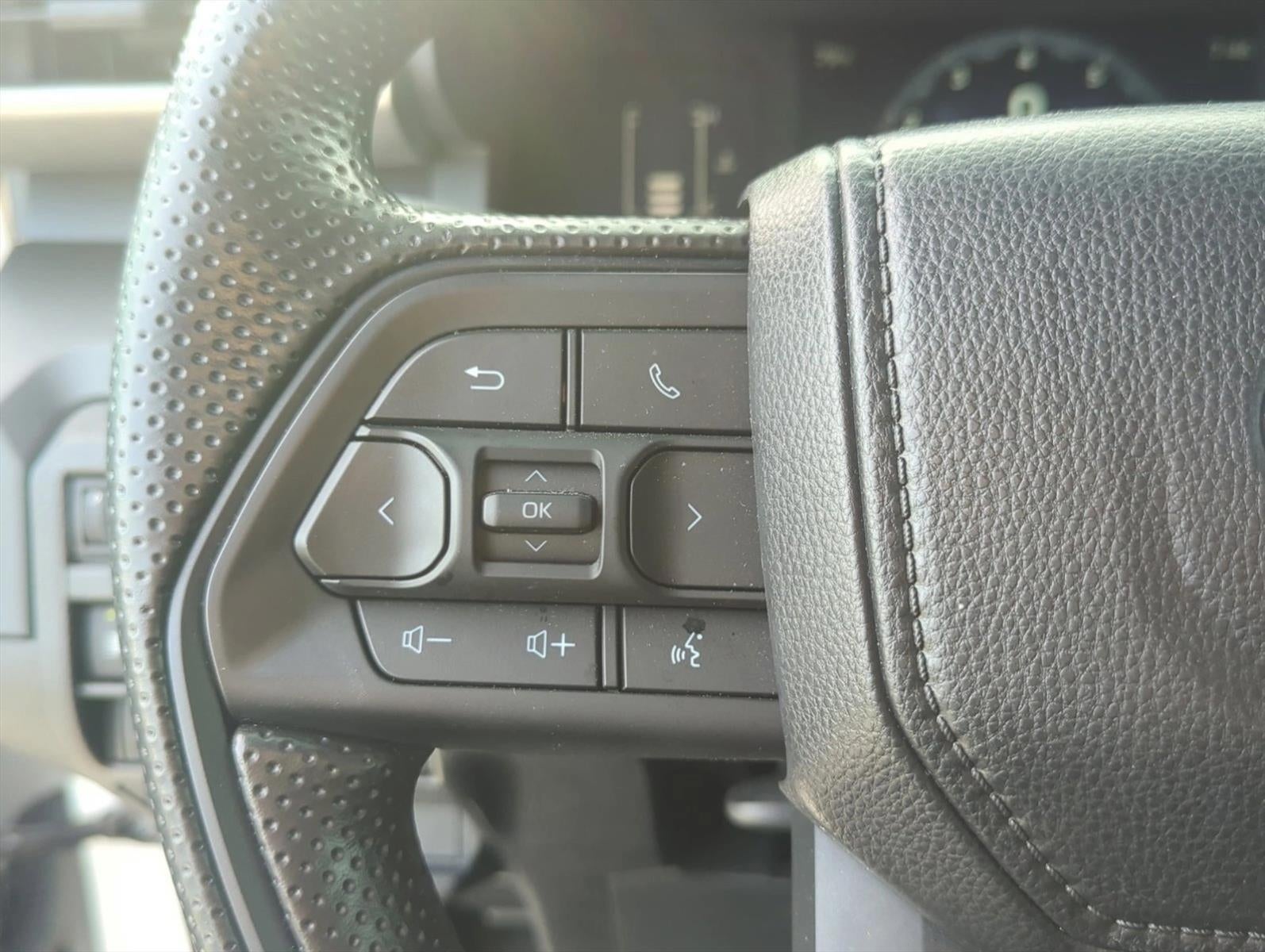 2024 Toyota Tacoma 2WD 2WD SR Double Cab 5' Bed AT (GS)