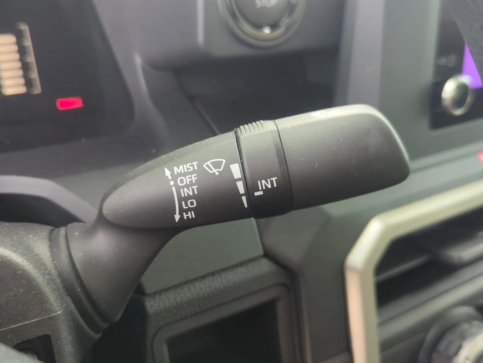 2024 Toyota Tacoma 2WD 2WD SR Double Cab 5' Bed AT (GS)