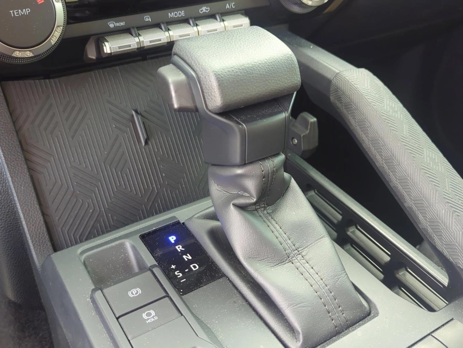 2024 Toyota Tacoma 2WD 2WD SR Double Cab 5' Bed AT (GS)