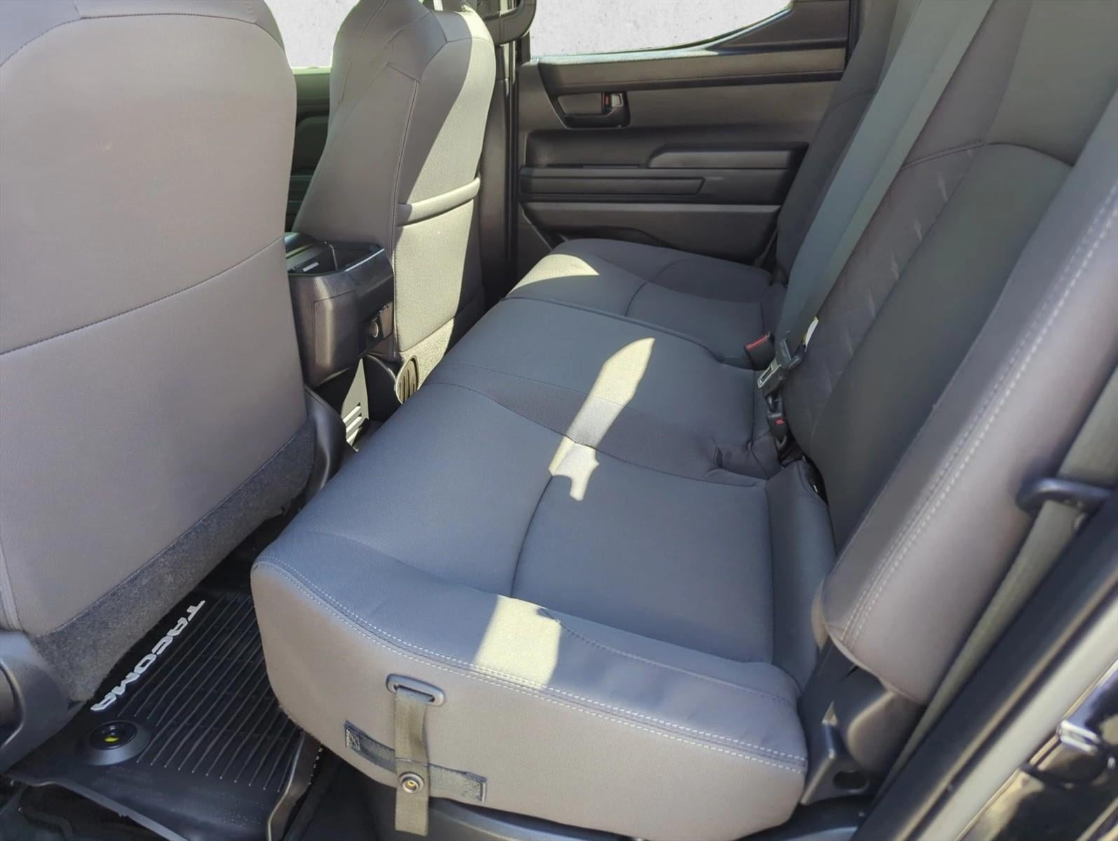 2025 Toyota Tacoma 2WD 2WD SR Double Cab 5' Bed AT (GS)