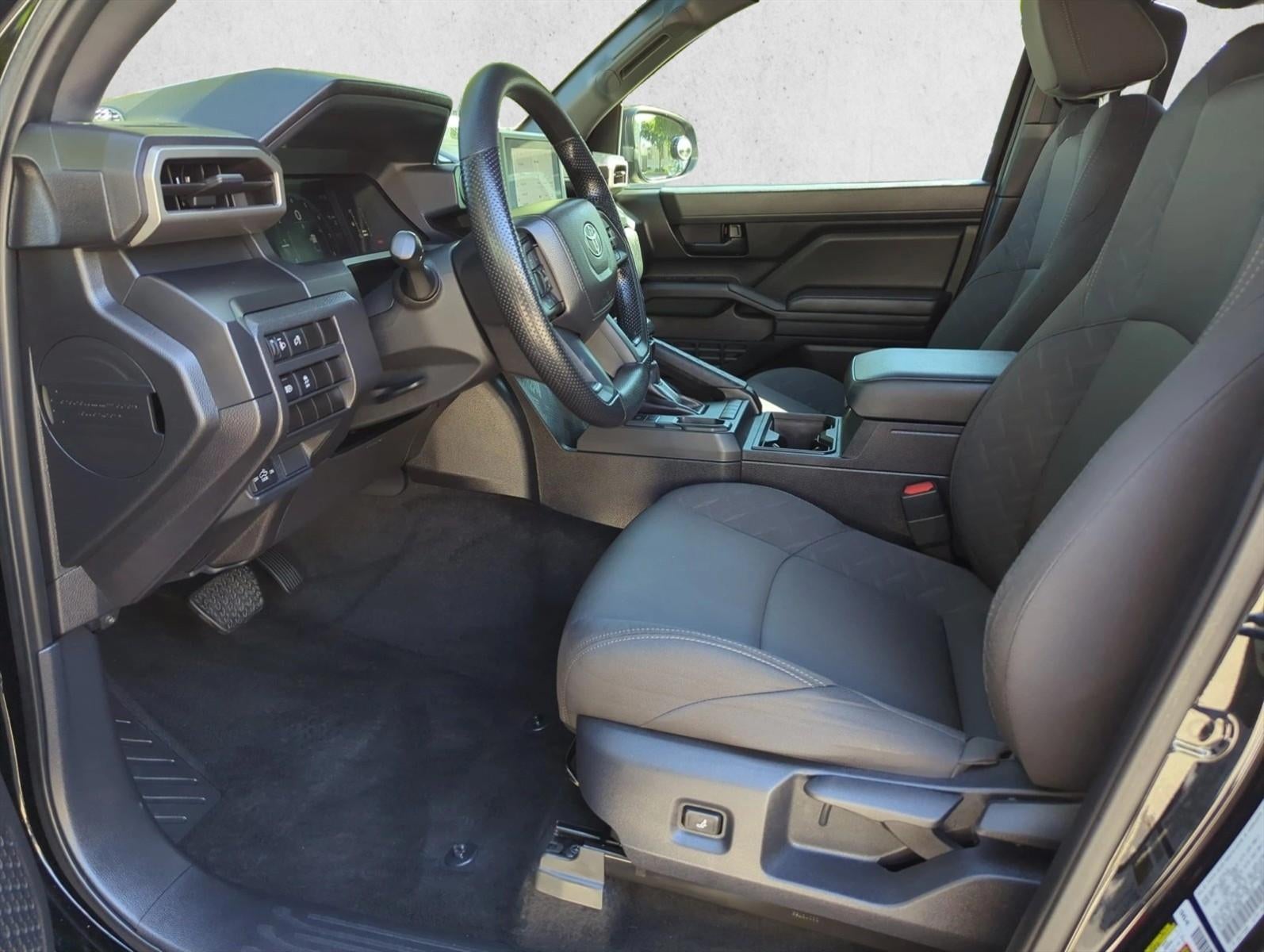 2025 Toyota Tacoma 2WD 2WD SR Double Cab 5' Bed AT (GS)