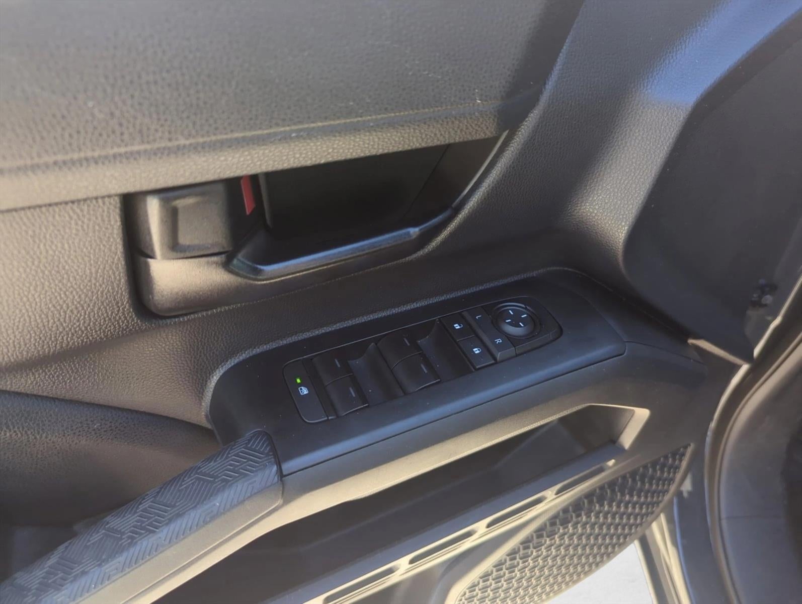2025 Toyota Tacoma 2WD 2WD SR Double Cab 5' Bed AT (GS)