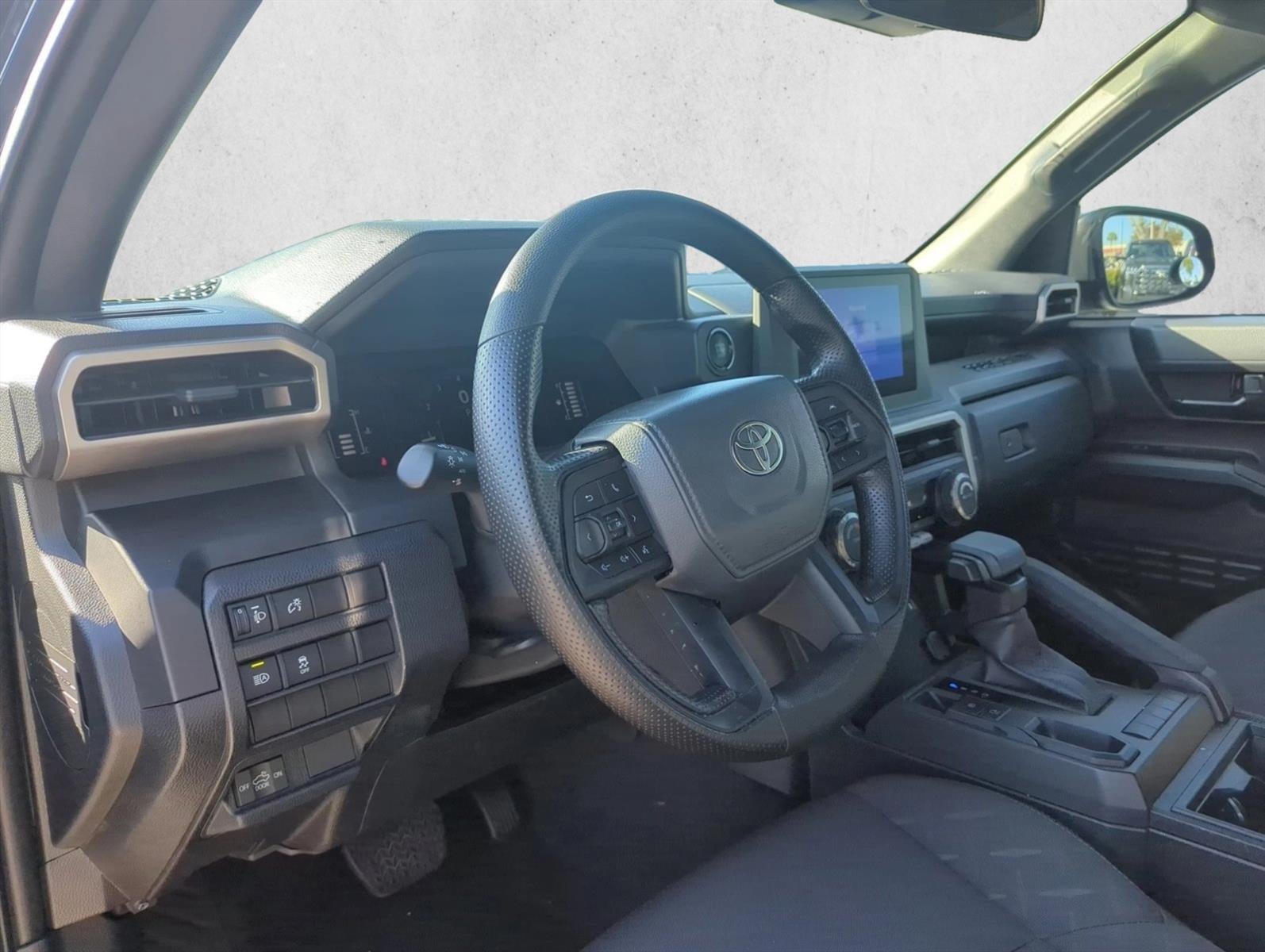 2025 Toyota Tacoma 2WD 2WD SR Double Cab 5' Bed AT (GS)