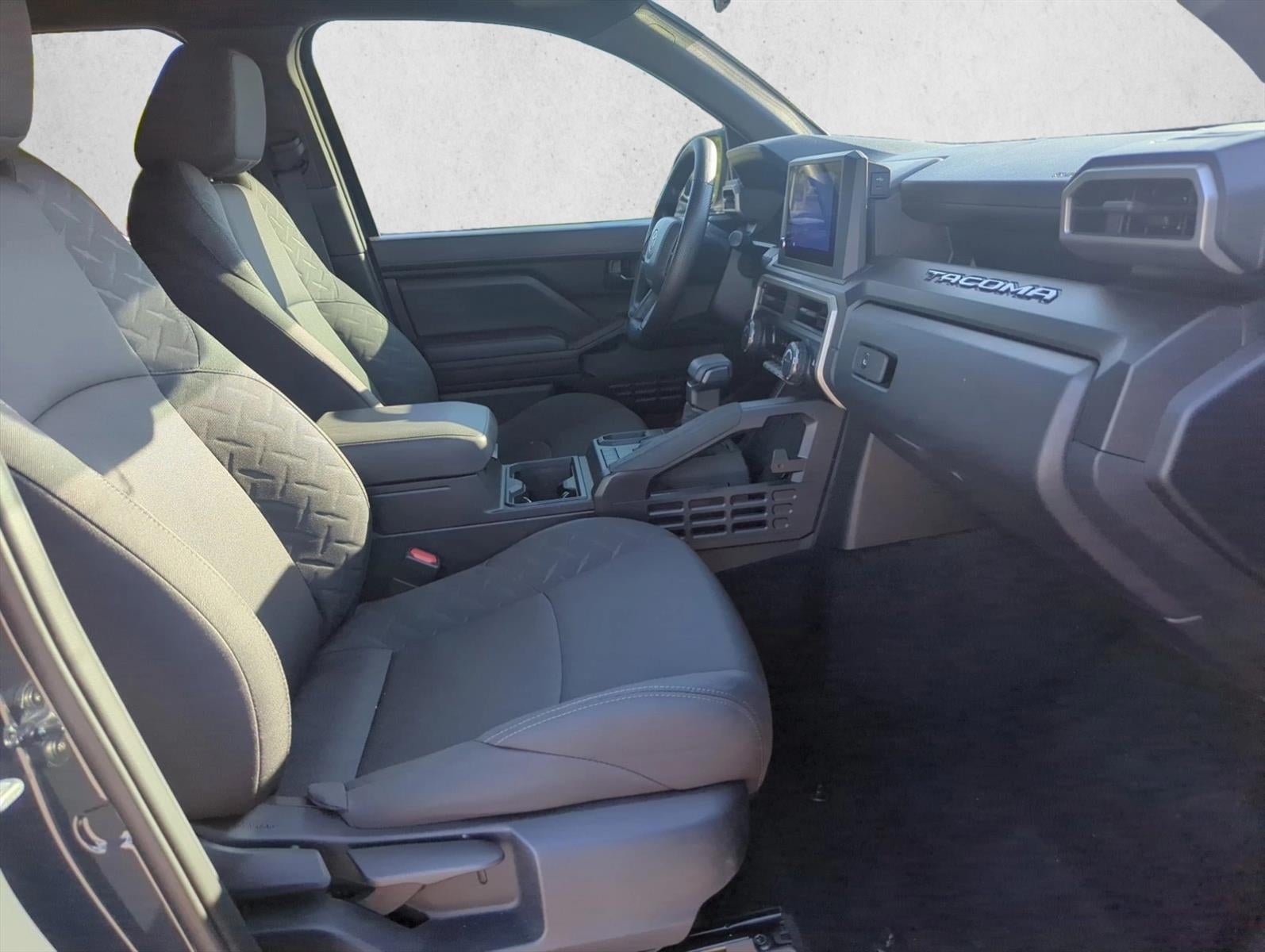 2025 Toyota Tacoma 2WD 2WD SR Double Cab 5' Bed AT (GS)