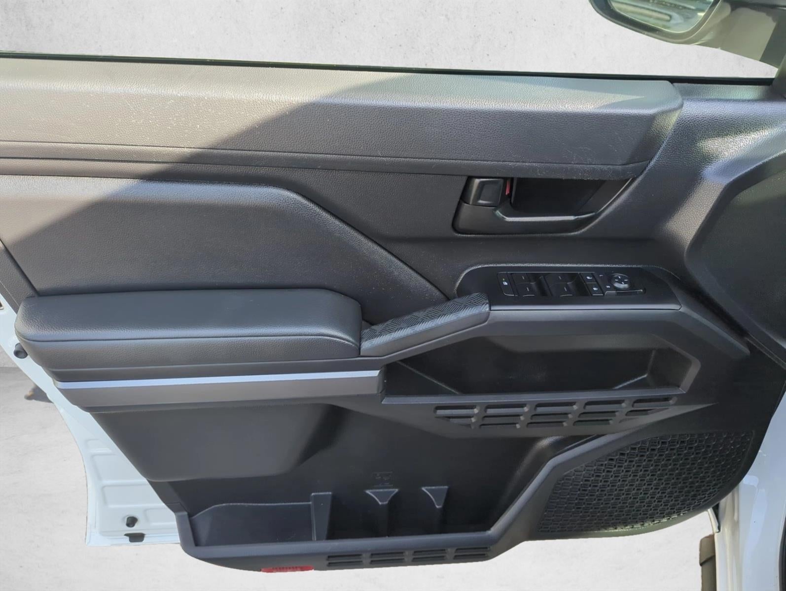 2024 Toyota Tacoma 4WD 4WD SR5 Double Cab 5' Bed AT (Natl)