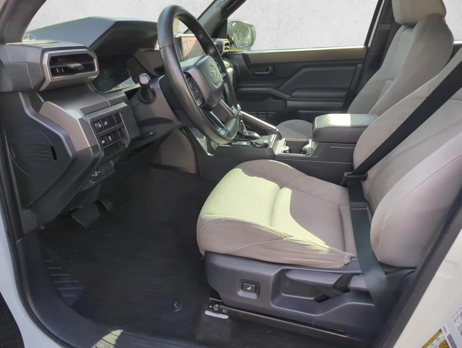 2024 Toyota Tacoma 4WD 4WD SR5 Double Cab 5' Bed AT (Natl)
