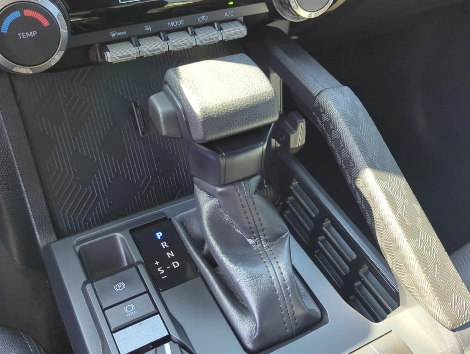 2024 Toyota Tacoma 4WD 4WD SR5 Double Cab 5' Bed AT (Natl)