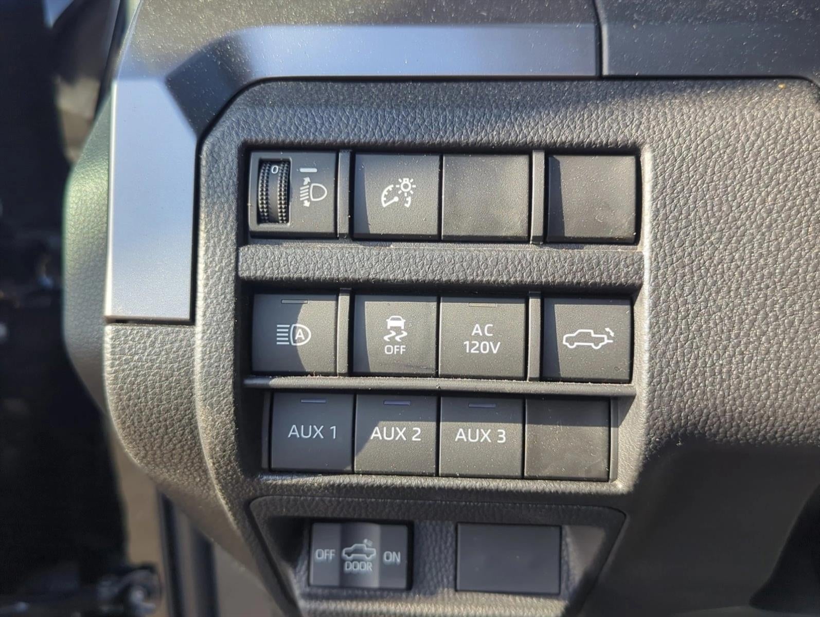 2025 Toyota Tacoma 4WD 4WD TRD Off Road Double Cab 5' Bed AT (Natl)