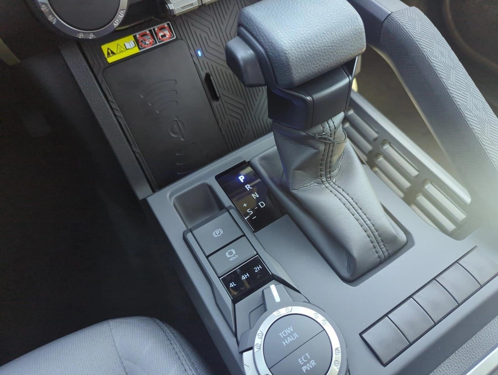2026 Toyota Tacoma 4WD 4WD SR5 Double Cab 6' Bed AT (Natl)