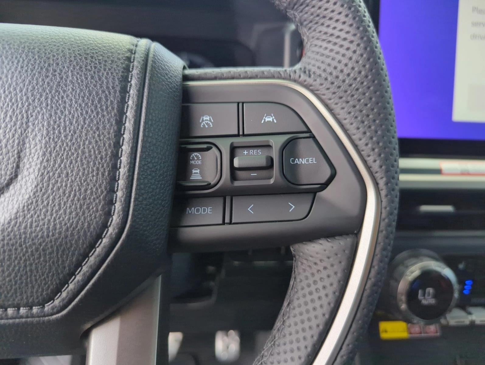 2026 Toyota Tacoma 4WD 4WD TRD Sport Hybrid Double Cab 5' Bed AT (Natl)